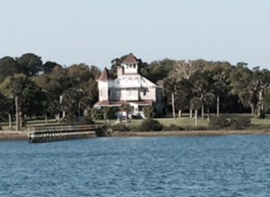 This sweet house is one of the most unusual homes we've seen along the ICW where Spanish-style mega-haciendas and mansions with huge screened lanais are dominant.