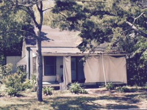 Alas, not all of the homes in the historic district are nice.  The owners of this one obviously require a lot of privacy or maybe they are hiding from the neighbors. 