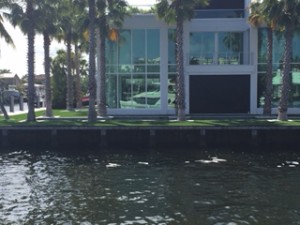 And look at that gorgeous boat reflected in the window of this modern mansion.